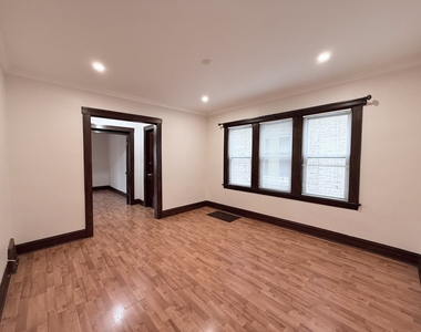 4950 N Marmora Avenue - Photo Thumbnail 2