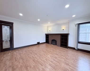 4950 N Marmora Avenue - Photo Thumbnail 9