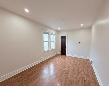 4950 N Marmora Avenue - Photo Thumbnail 7