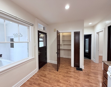 4950 N Marmora Avenue - Photo Thumbnail 6
