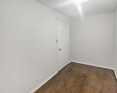 2953 W Warren Boulevard - Photo Thumbnail 17