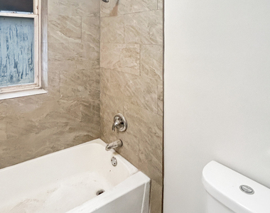 2953 W Warren Boulevard - Photo Thumbnail 25