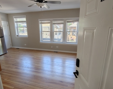 3745 W Argyle Street - Photo Thumbnail 8