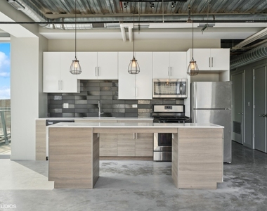 1241 N Milwaukee Avenue - Photo Thumbnail 7