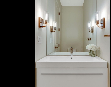 6915 N Western Avenue - Photo Thumbnail 10