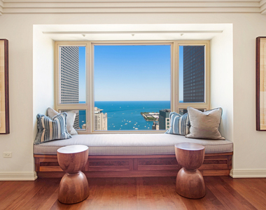 800 N Michigan Avenue - Photo Thumbnail 2