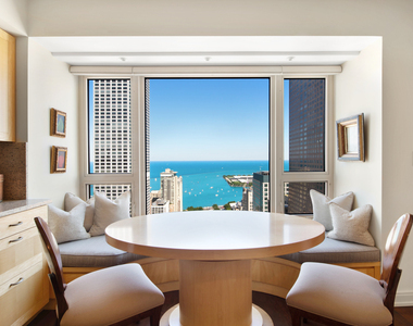 800 N Michigan Avenue - Photo Thumbnail 12