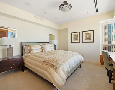 800 N Michigan Avenue - Photo Thumbnail 25