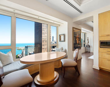800 N Michigan Avenue - Photo Thumbnail 11