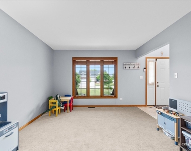 610 High Grove Drive - Photo Thumbnail 7