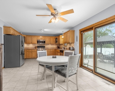 610 High Grove Drive - Photo Thumbnail 9