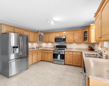 610 High Grove Drive - Photo Thumbnail 11