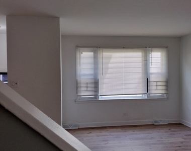 7910 S Muskegon Avenue - Photo Thumbnail 10