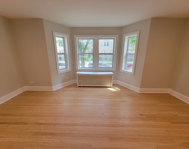 6422 N Richmond Street - Photo Thumbnail 1