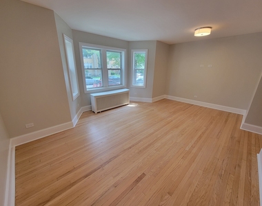 6422 N Richmond Street - Photo Thumbnail 2
