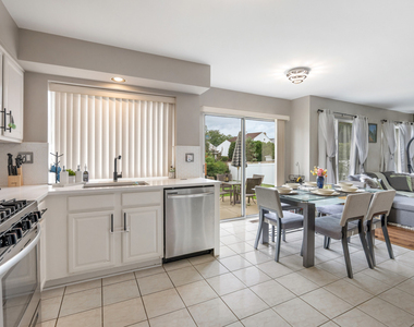836 Tallgrass Drive - Photo Thumbnail 14