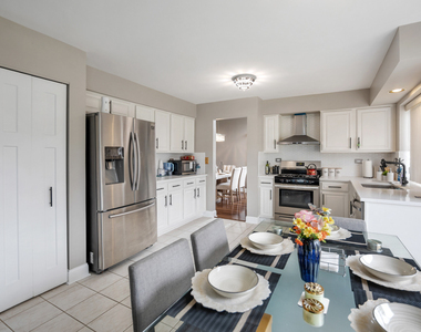 836 Tallgrass Drive - Photo Thumbnail 11