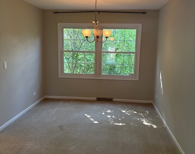 1613 Clyde Drive - Photo Thumbnail 2