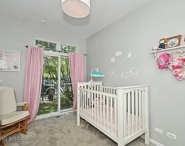 1521 S Indiana Avenue - Photo Thumbnail 6