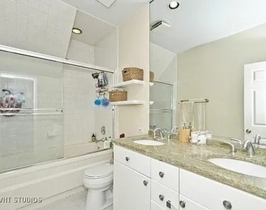 1521 S Indiana Avenue - Photo Thumbnail 3