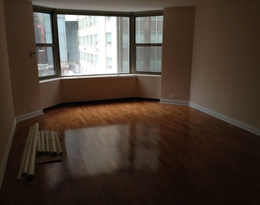 535 N Michigan Avenue - Photo Thumbnail 2