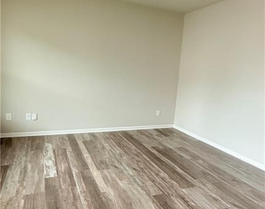 3107 Oxford Mill Lane - Photo Thumbnail 5
