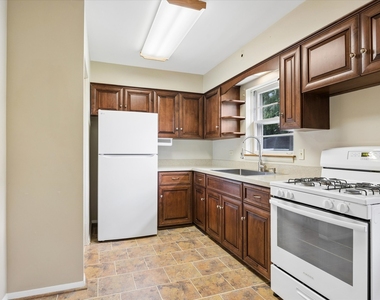 805 N Mitchell Avenue - Photo Thumbnail 7