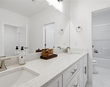 2049 Chestnut Oak Trail - Photo Thumbnail 21