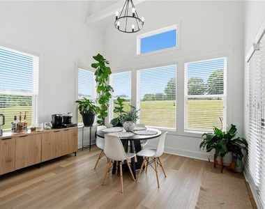 2049 Chestnut Oak Trail - Photo Thumbnail 9