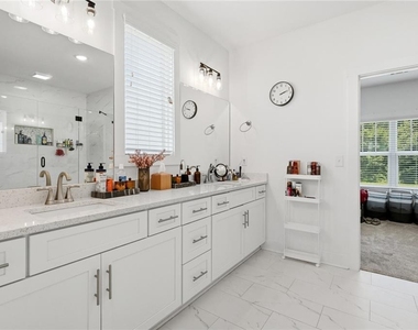 2049 Chestnut Oak Trail - Photo Thumbnail 18
