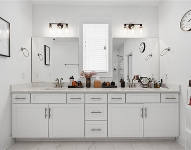 2049 Chestnut Oak Trail - Photo Thumbnail 20