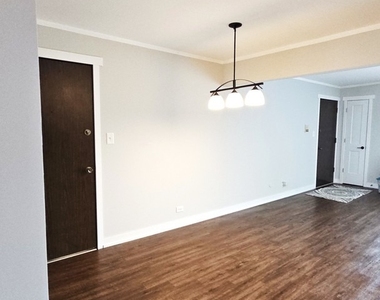10940 S Keating Avenue - Photo Thumbnail 3