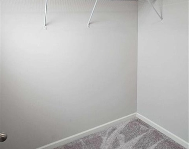 352 Newshaw Drive - Photo Thumbnail 41