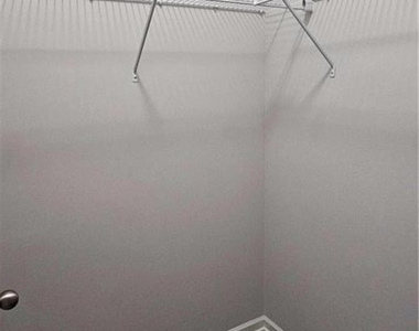 352 Newshaw Drive - Photo Thumbnail 8