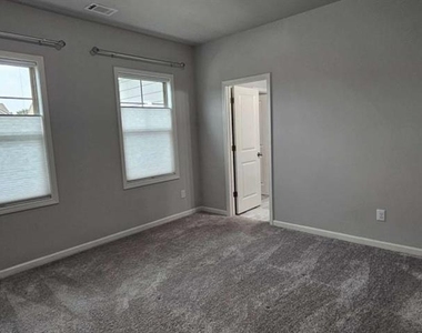 352 Newshaw Drive - Photo Thumbnail 42