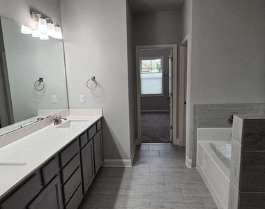 352 Newshaw Drive - Photo Thumbnail 27