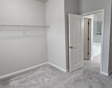 352 Newshaw Drive - Photo Thumbnail 31