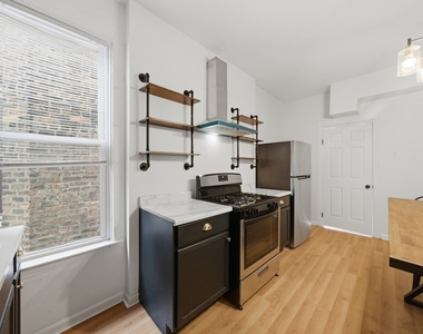 852 N Christiana Avenue - Photo Thumbnail 8