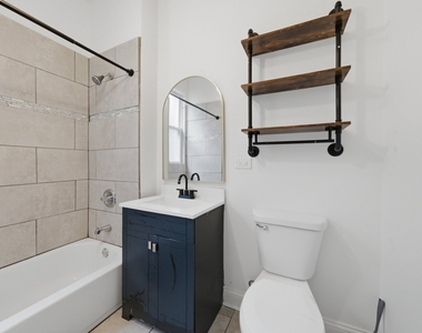 852 N Christiana Avenue - Photo Thumbnail 9