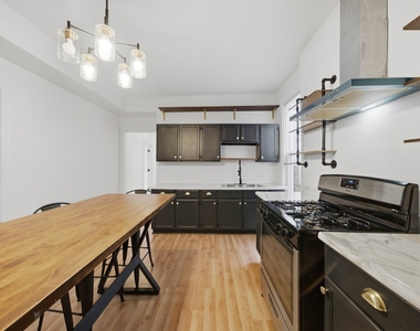 852 N Christiana Avenue - Photo Thumbnail 3