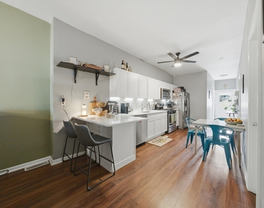 437 W 44th Place - Photo Thumbnail 6