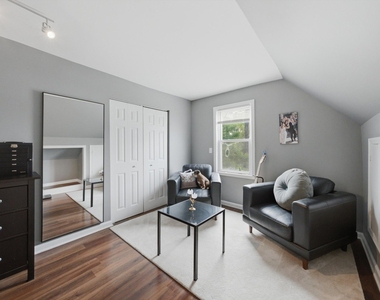 437 W 44th Place - Photo Thumbnail 18