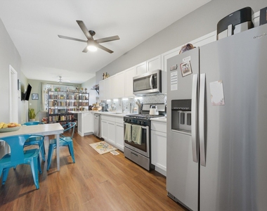 437 W 44th Place - Photo Thumbnail 11