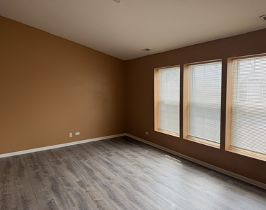 3140 Ollerton Avenue - Photo Thumbnail 9