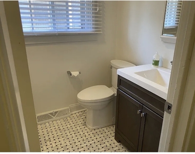 34 Washington Road - Photo Thumbnail 8