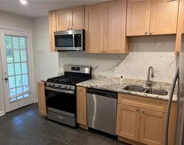 213 Buchanan Terrace - Photo Thumbnail 5