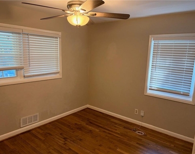 213 Buchanan Terrace - Photo Thumbnail 12