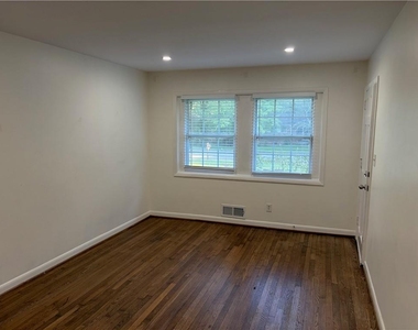 213 Buchanan Terrace - Photo Thumbnail 4