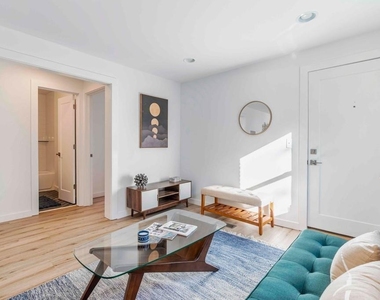 1015 Greenwood Avenue Ne - Photo Thumbnail 3