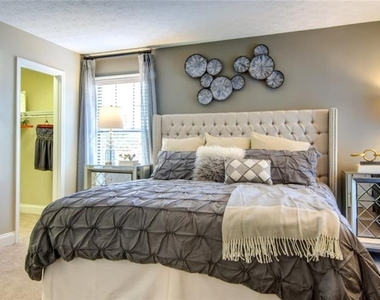 100 Pinhurst Drive - Photo Thumbnail 20